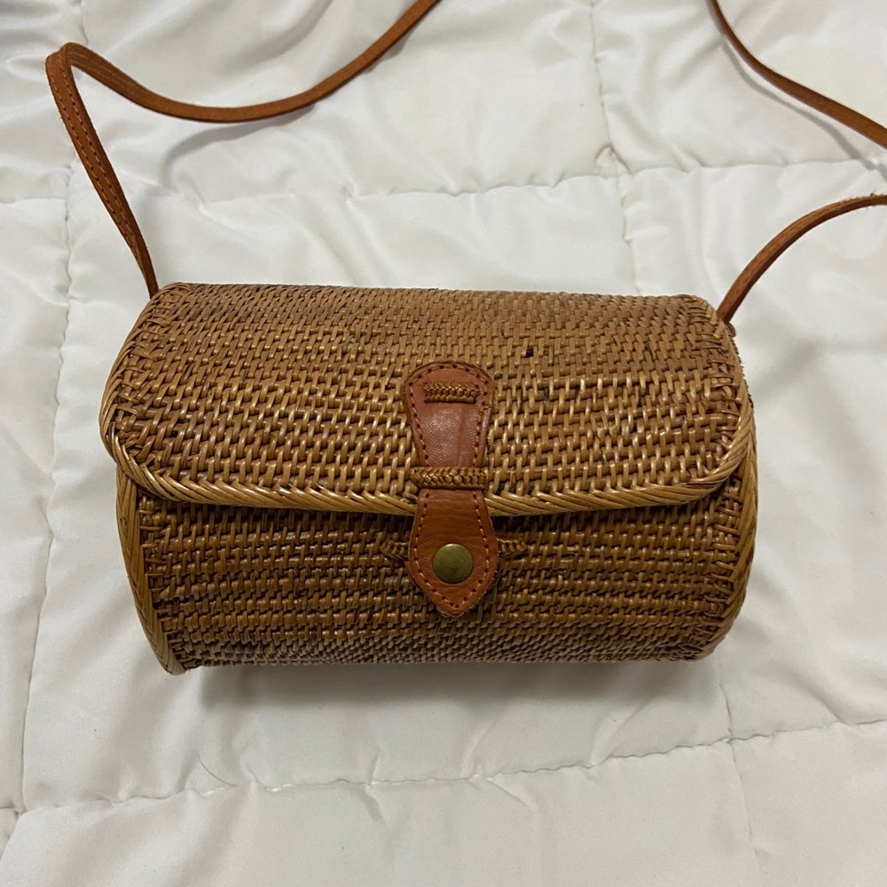 Basket weaved bag